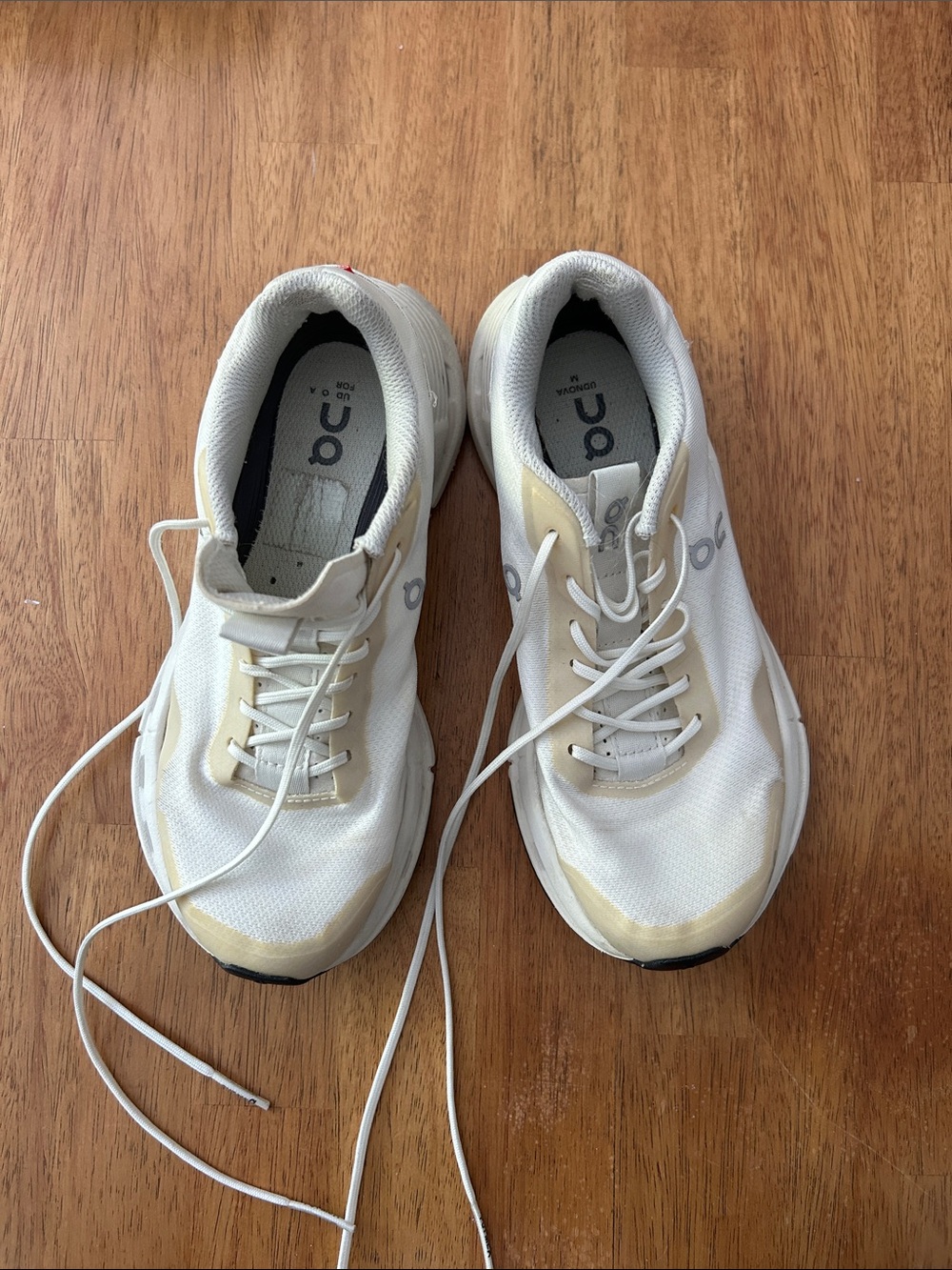 On cloud Running White Sneakers with Cream Accents size 6